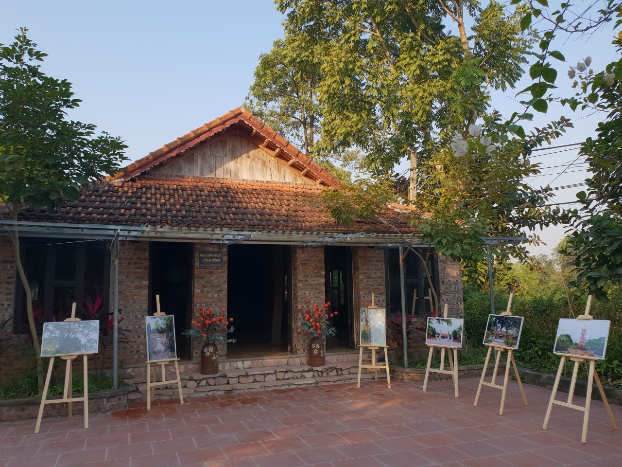 Khu sinh thái Làng Xưa - Đường Lâm với nét cổ kính.